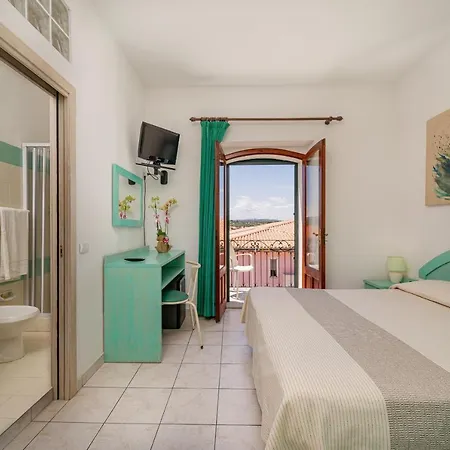 Hotel Marinaro Santa Teresa Gallura Exterior photo